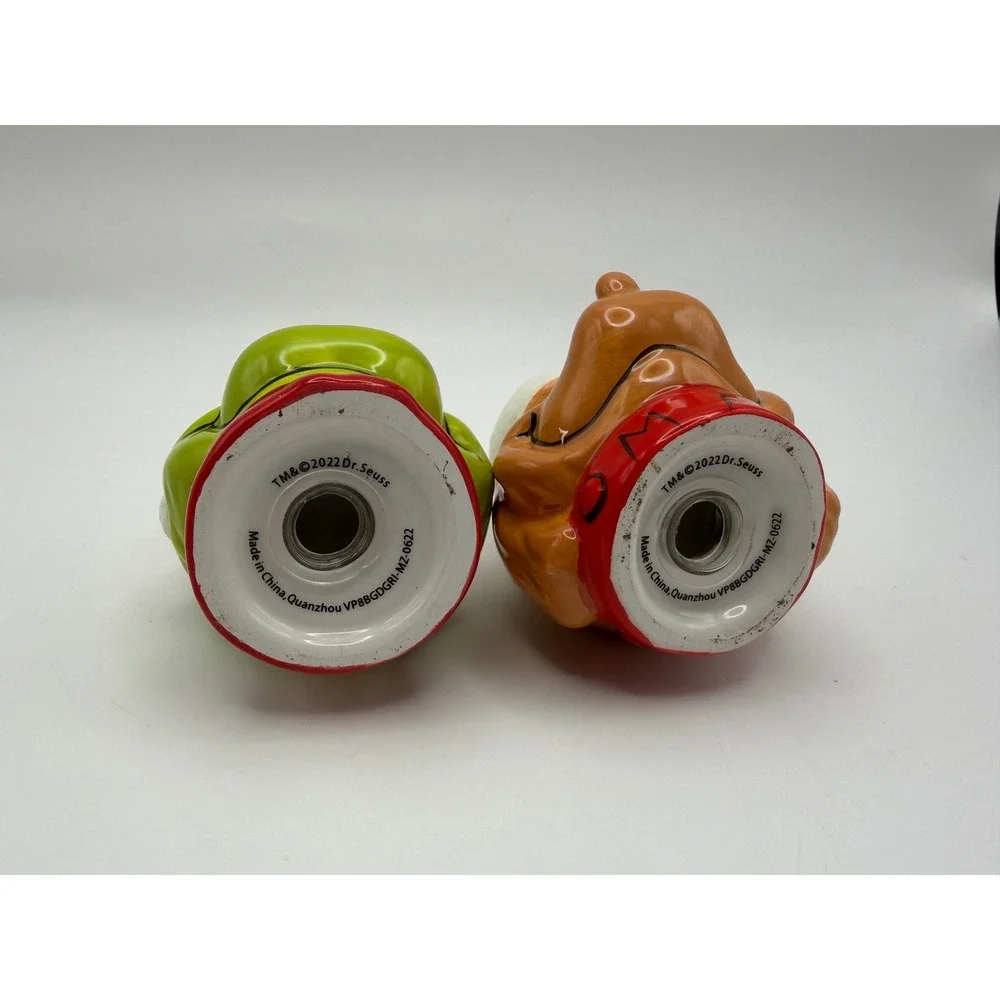 Dr. Seuss The Grinch & Max Ceramic Salt and Pepper Shakers Set Christmas Kitchen